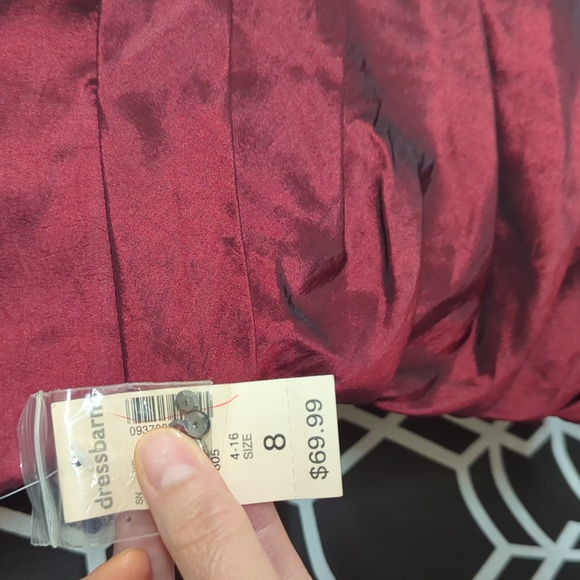 Ladies evening gown nwt With Earings And Bracelette - Picture 11 of 15